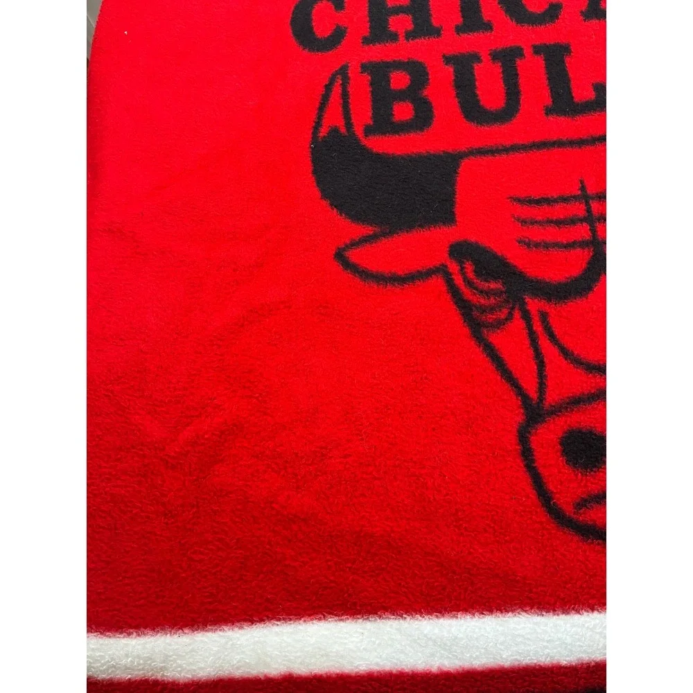Chicago Bulls NBA Fleece‎ Throw Blanket Red Black Benny The Bull Logo Reversible